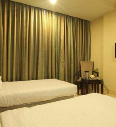 Hotel Ashoka, Pune Yerandwane Exteriör bild