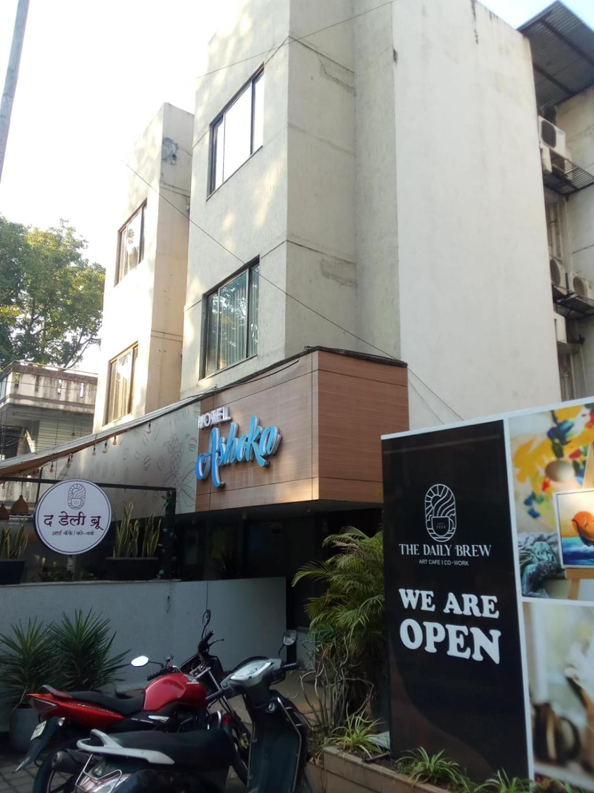 Hotel Ashoka, Pune Yerandwane Exteriör bild