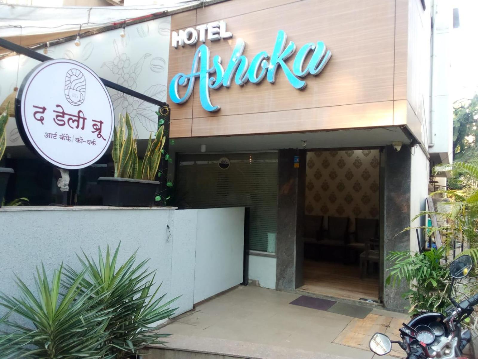 Hotel Ashoka, Pune Yerandwane Exteriör bild