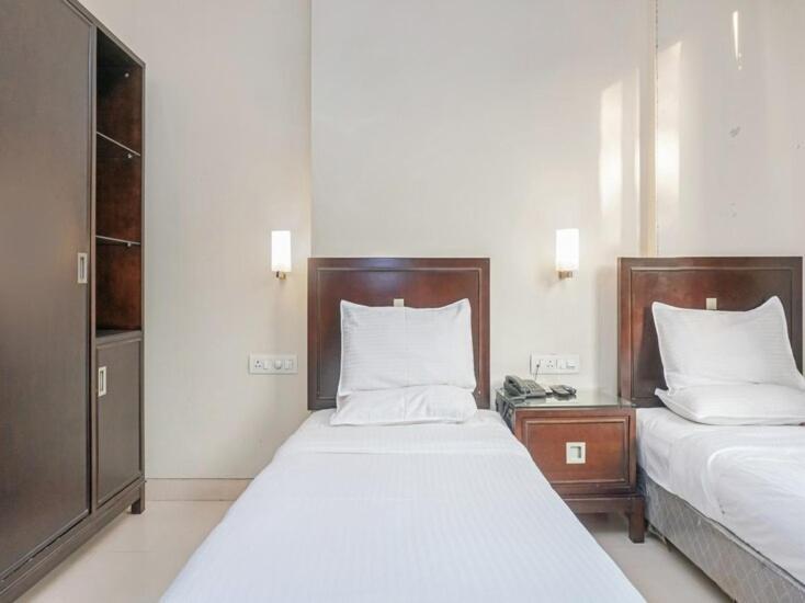 Hotel Ashoka, Pune Yerandwane Exteriör bild